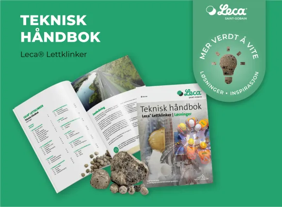 Bilde av Leca® Lettklinker Teknisk håndbok med åpen og lukket versjon på grønn bakgrunn. Den åpne boken viser innholdsfortegnelse og introduksjon med bilder av vei og landskap. Ved siden av ligger lettklinkerkuler og større lettklinkerblokker. Øverst til høyre står teksten «Mer verdt å vite – løsninger • inspirasjon» med en lyspære laget av lettklinker.