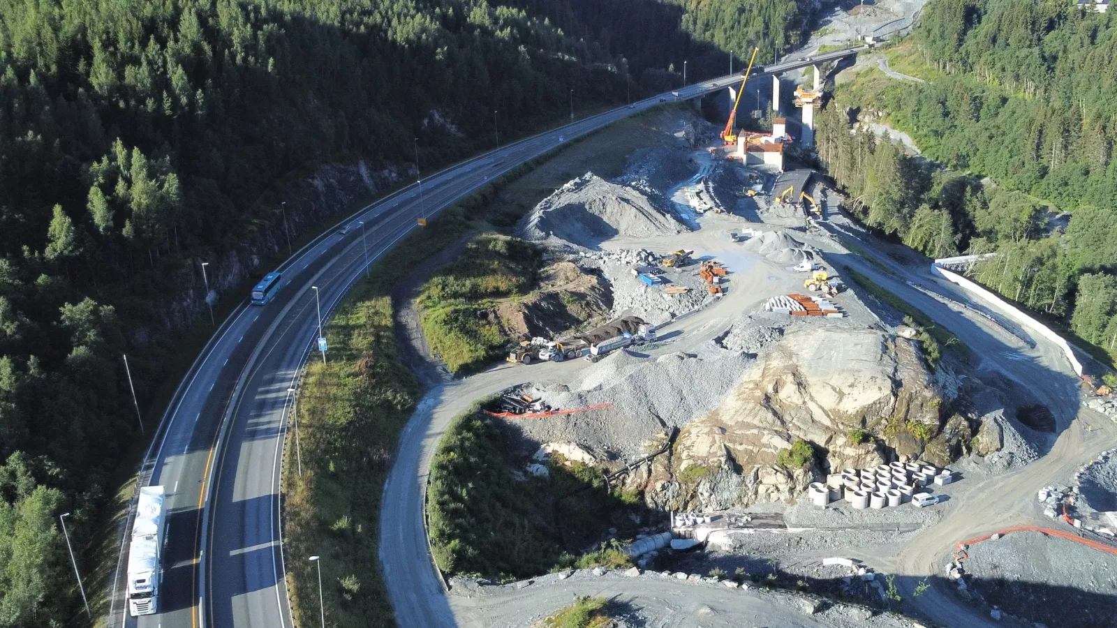 Grunnforholdene mellom Ranheim og Værnes varier fra faste moreneavsetninger og berg, til bløte masser bestående av leire og kvikkleire (Foto: Nye Veier)