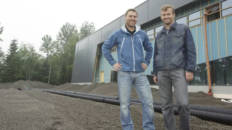1 - Tom Atle Pettersen og Øystein Sandvand sier at  Løs Leca gjør det mulig å bygge i myrlendt terreng