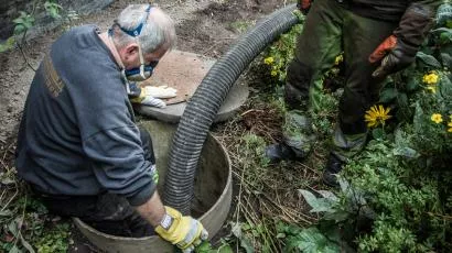 Når vi bruker Leca lettklinker for å fylle tanken slipper vi bruk av kjemikalier som senere kan lekke til naturen