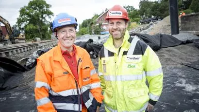 Audun Solberg, anleggsleder hos Leif Grimsrud AS (t.v.) og Tom Atle Pettersen i Leca