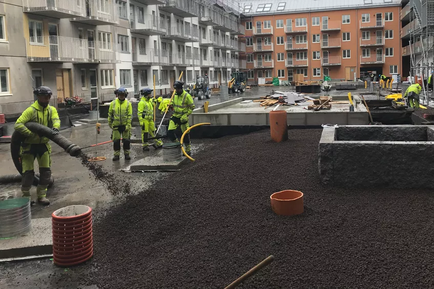 Leca-materialet er lett å arbeide med og er komprimerbart på en annen måte enn andre konvensjonelle materialer.