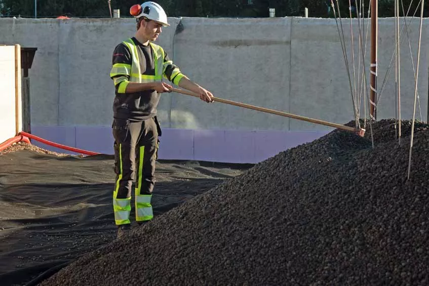 Lettklinkerne fordeles under hele de fremtidige byggene.
