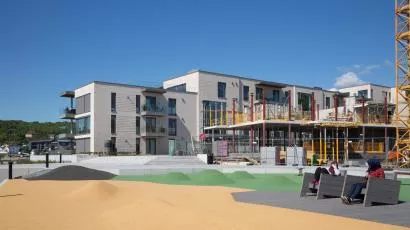Sanden brygge ved sjøkanten i Larvik. Her ble det brukt Leca lettklinker til oppbygging av toppetasjene