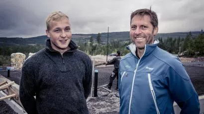 Sondre Gillebo fra Ask Entreprenør AS (t.v.) og Leca-representant Tom Atle Pettersen