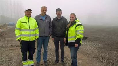 Teamet som skal sørge for at det blir dekke på banen i slutten av mai.