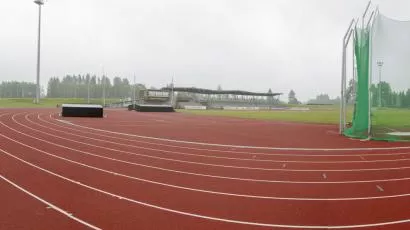 Ved siden av fotballbanen ligger ULLKisa IL Friidretts arena, Jessheim friidrettsstadion. Også her er det brukt løs Leca