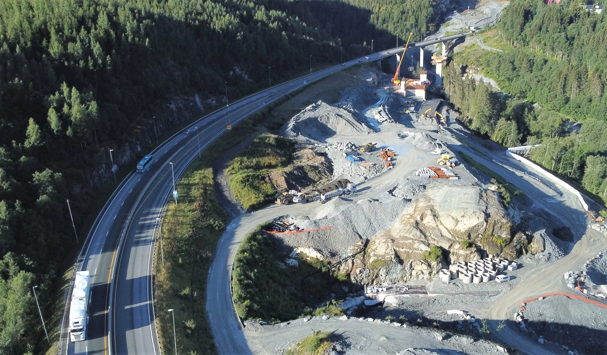 Grunnforholdene mellom Ranheim og Værnes varier fra faste moreneavsetninger og berg, til bløte masser bestående av leire og kvikkleire (Foto: Nye Veier)