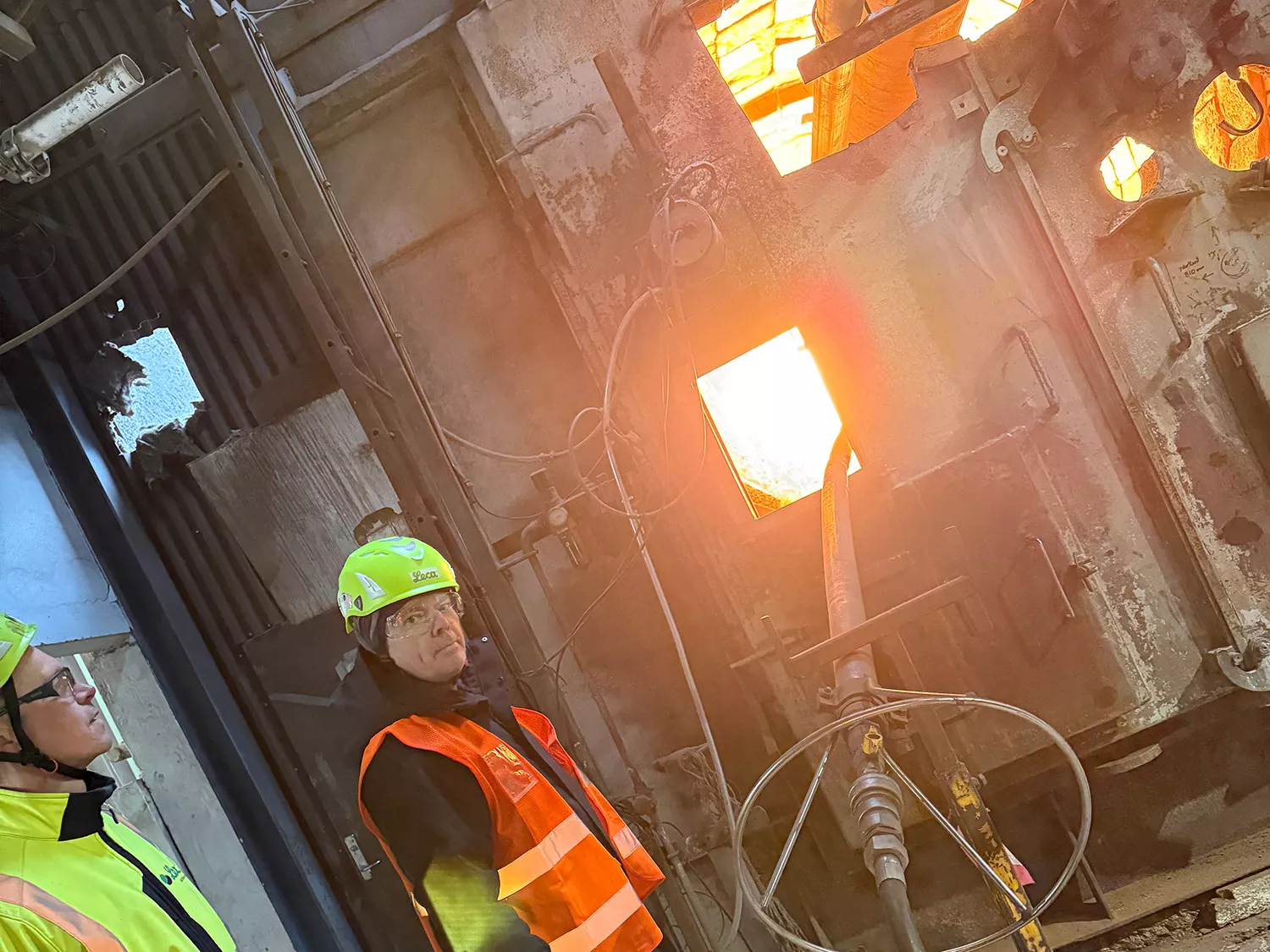 Her ser vi innsiden av forbrenningsovnen, hvor leiren varmes opp til 1150 °C for å starte ekspansjonsprosessen. Det er her Leca® Lettklinker får sin karakteristiske lette og sterke struktur.
