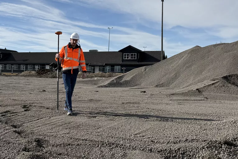 Leca® Lettklinker gir god komprimering allerede ved tipping – og er klar til å gå på umiddelbart etter utlegging