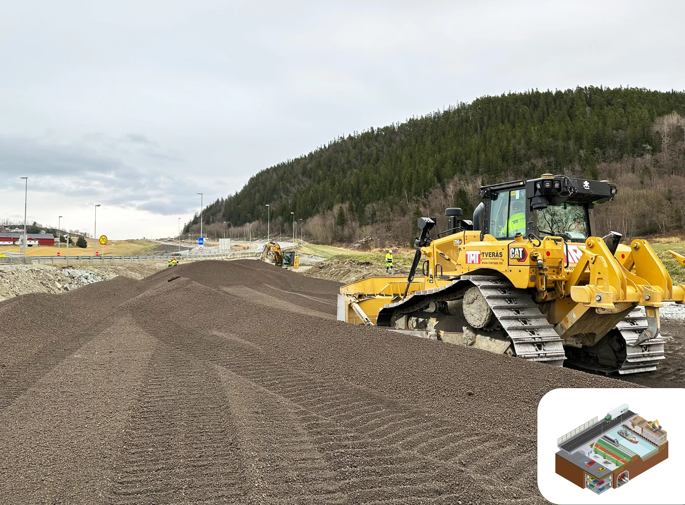 Bulldoser sprer Leca lettklinker som fyllmasse på veiutbygging i kupert landskap.